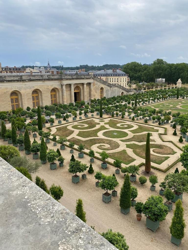Appart A Versailles, 2 A 4 Pers, Avec Parking Luaran gambar